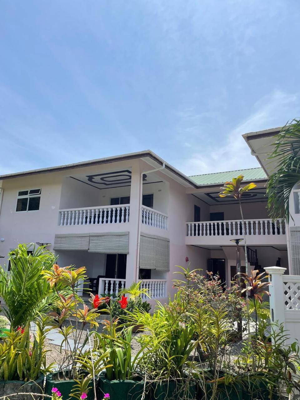 Mokara Holiday Apartment Anse Royale Exterior foto